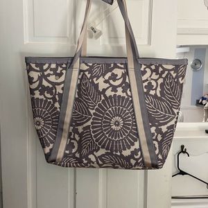 Lululemon tote bag